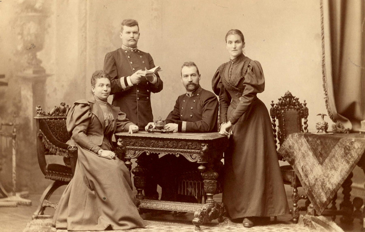 Blaž in Janez Žemva, domnevno s soprogama