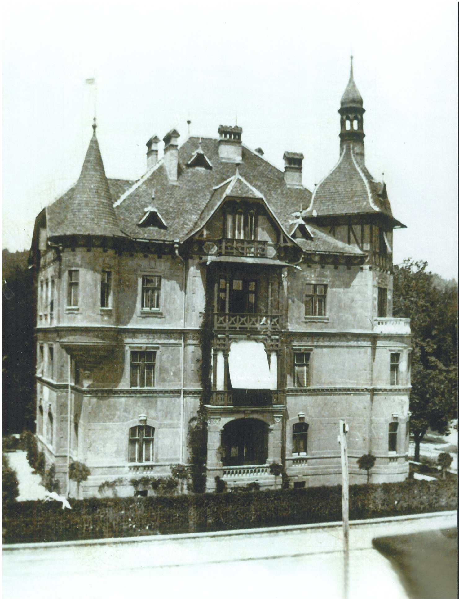 Fig.4: Wettach family villa in Ljubljana, c. 1900, photo
